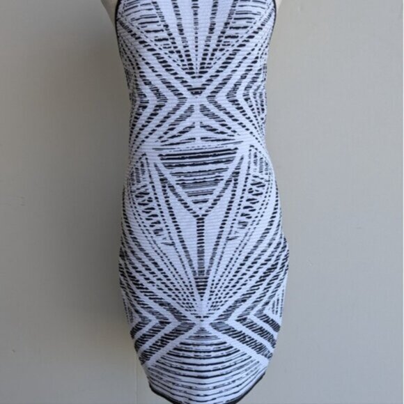 NWT WOW Couture geometric print knit bodycon halter knit dress - Picture 3 of 8